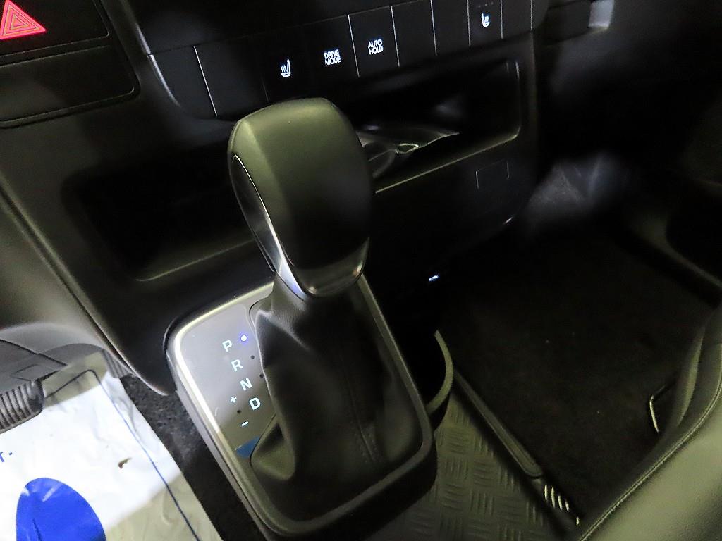 HYUNDAI Staria - Vista 12