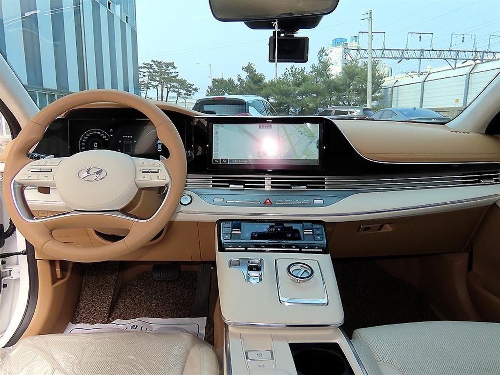 HYUNDAI Grandeur - Vista 7