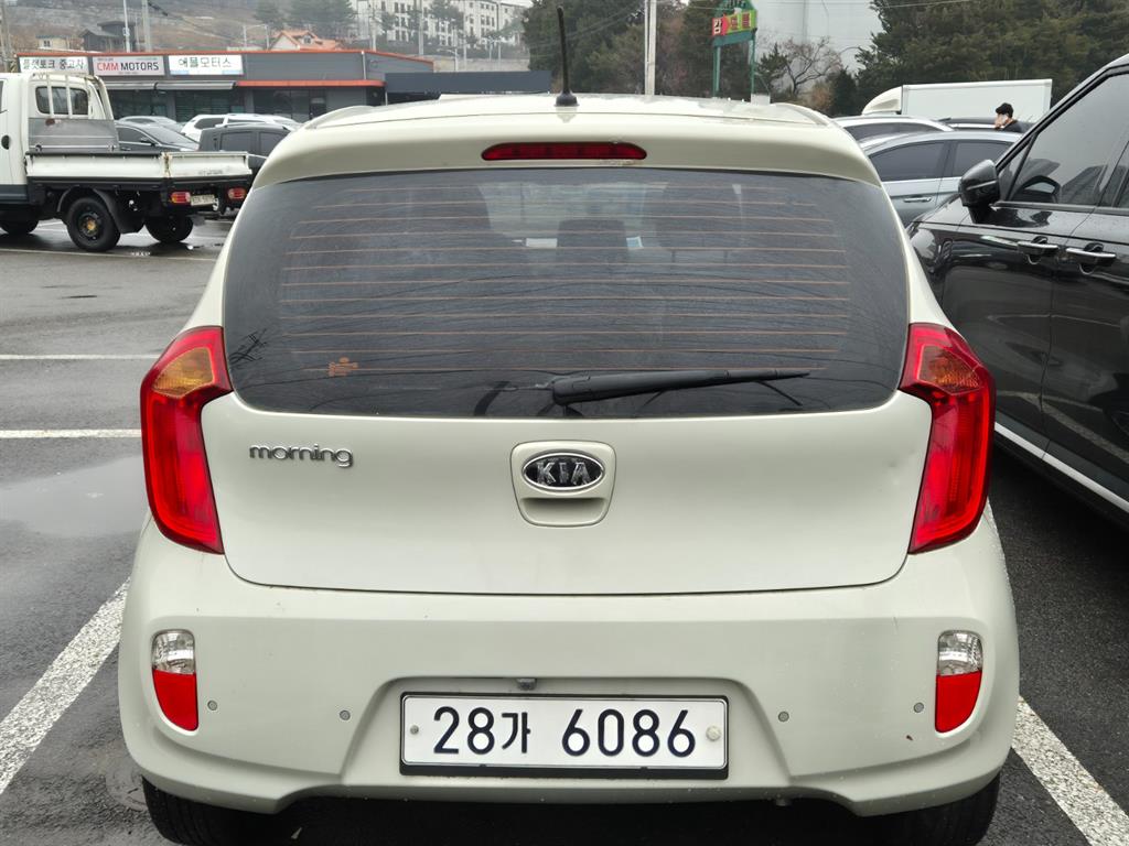 KIA Morning - Vista 4