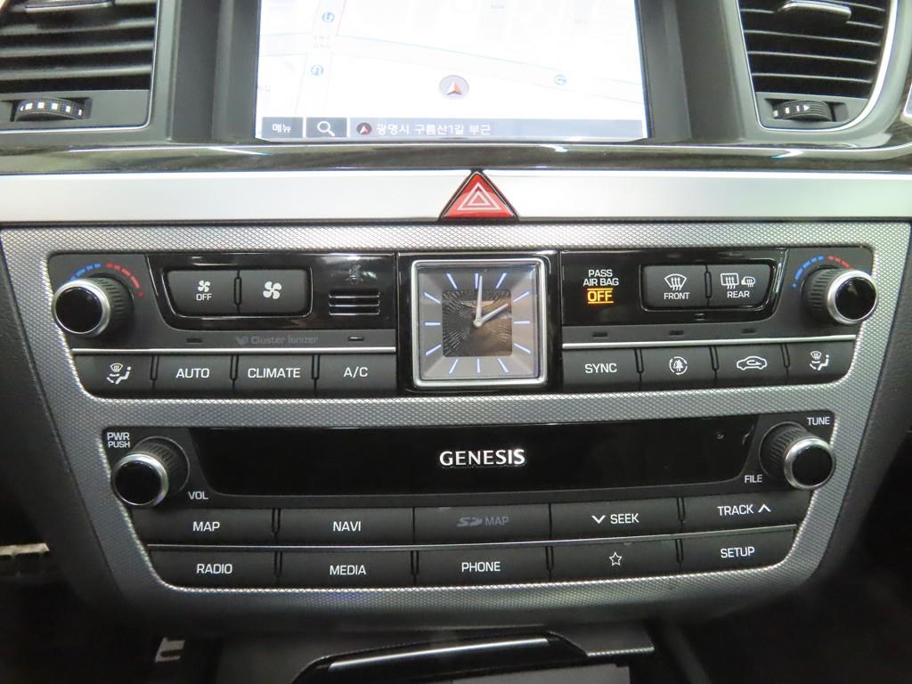 Genesis G80 - Vista 12