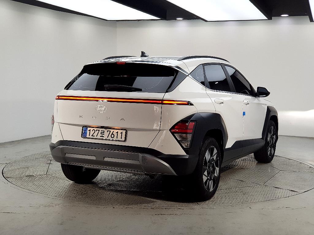 HYUNDAI Kona - Vista 4