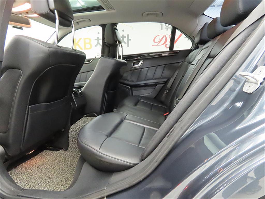 Mercedes Benz E class - Vista 6