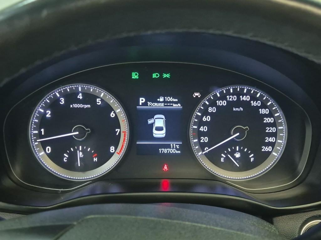 HYUNDAI Grandeur - Vista 6