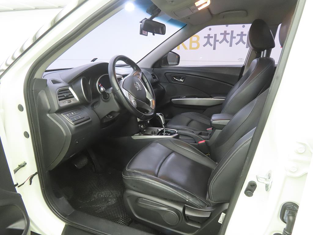 Ssangyong Tivoli - Vista 5