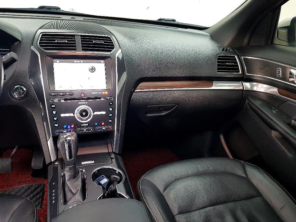 Ford Explorer - Vista 10