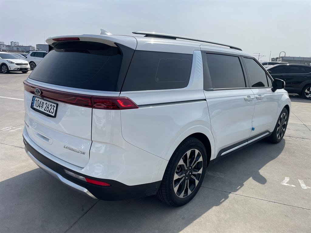 KIA Carnival - Vista 5