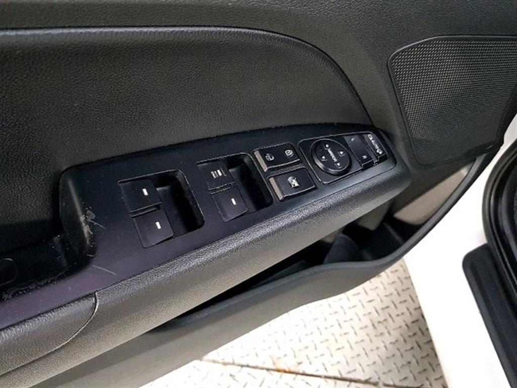 HYUNDAI Avante - Vista 11