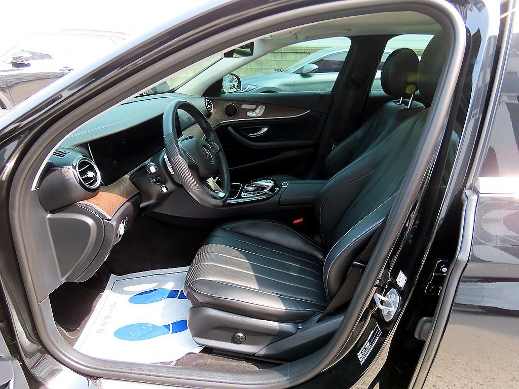 Mercedes Benz E class - Vista 5