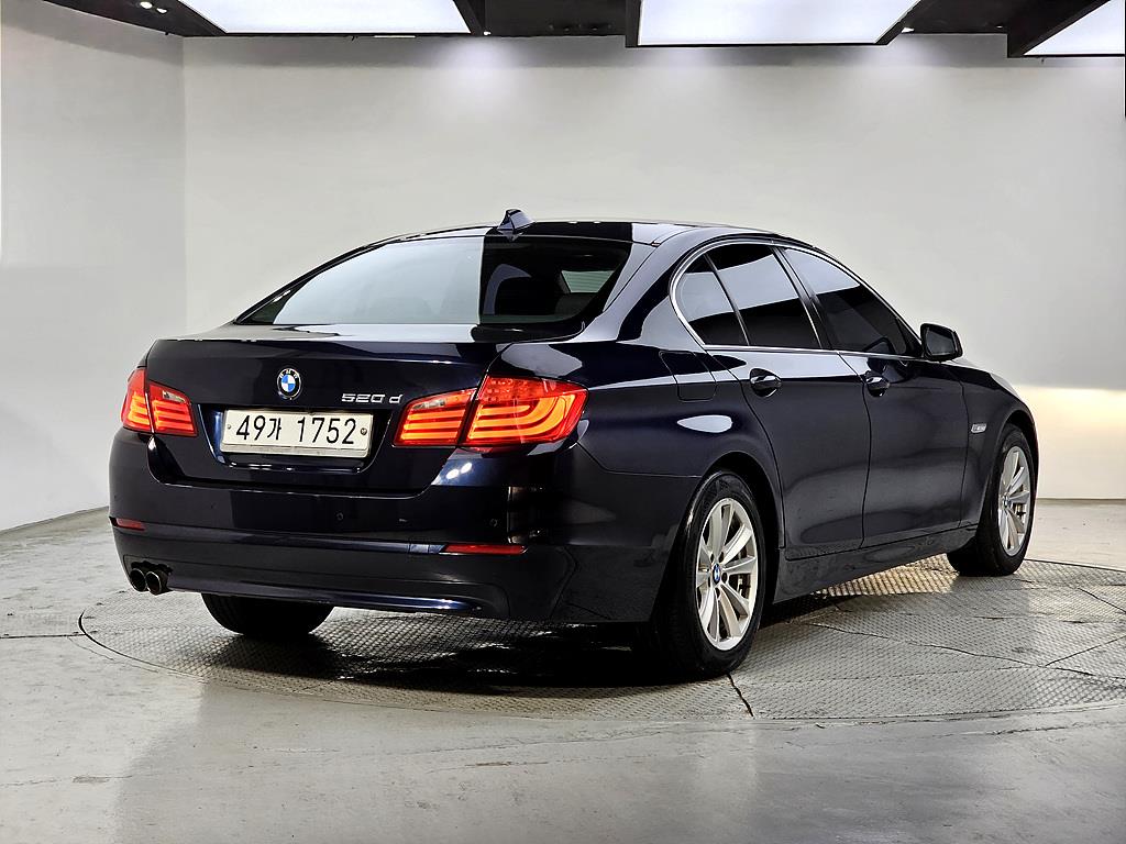 BMW 5 Series - Vista 4