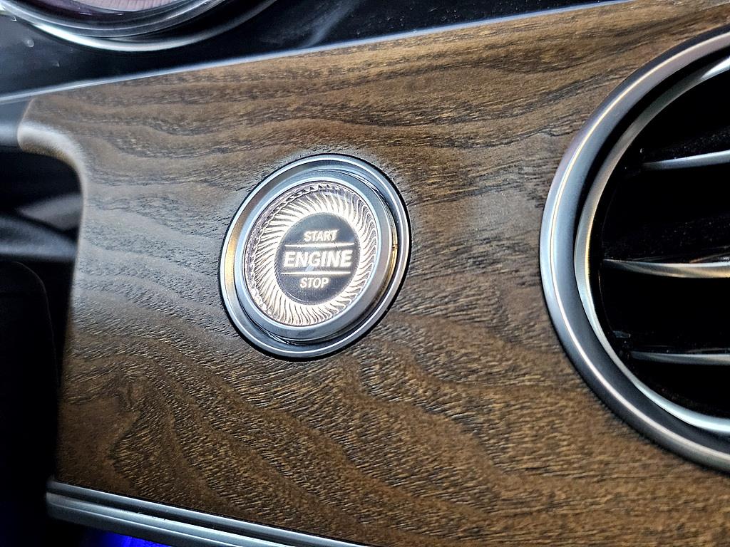 Mercedes Benz E class 2017 Azul - Importación desde Corea - HF Imports Iquique - Foto 14