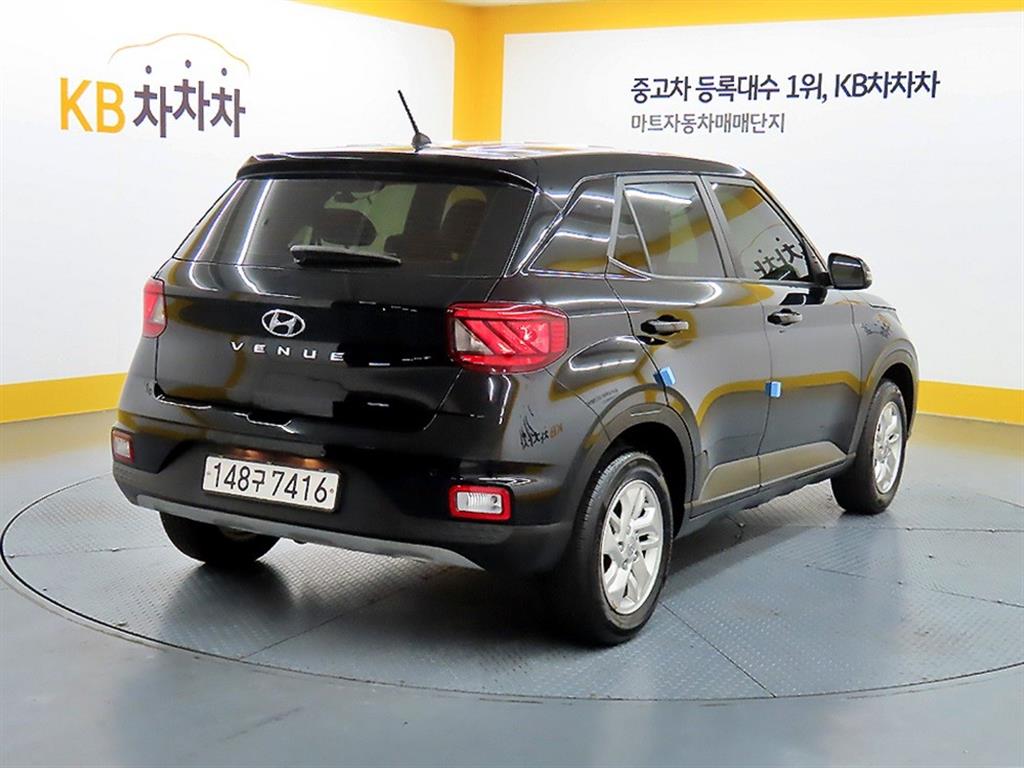 HYUNDAI Venue - Vista 4