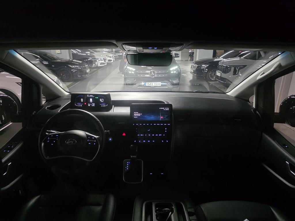 HYUNDAI Staria - Vista 5