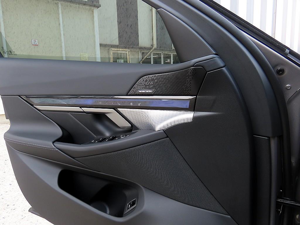 BMW 5 Series - Vista 12