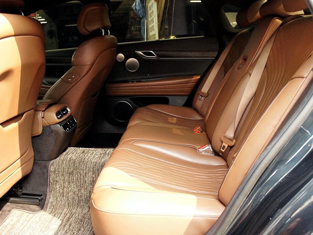 Genesis G80 - Vista 11