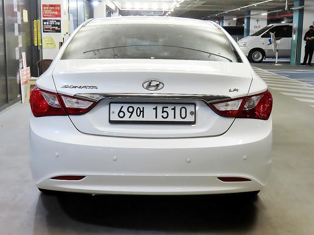 HYUNDAI Sonata - Vista 5