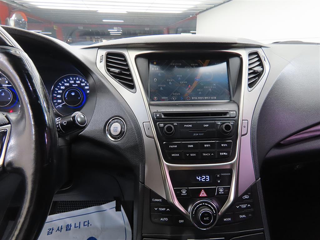 HYUNDAI Grandeur - Vista 12