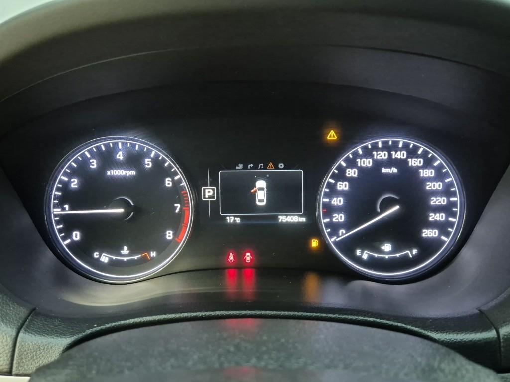 HYUNDAI Genesis - Vista 7