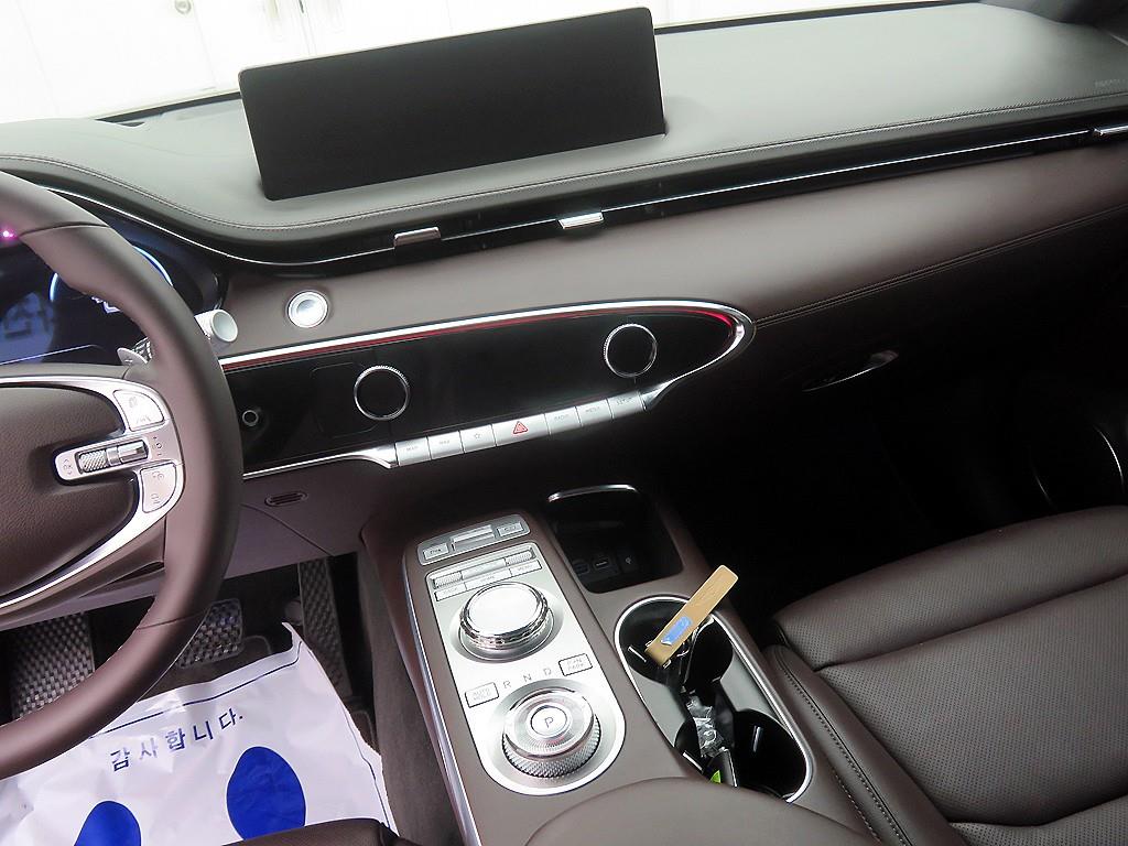 Genesis GV70 - Vista 12