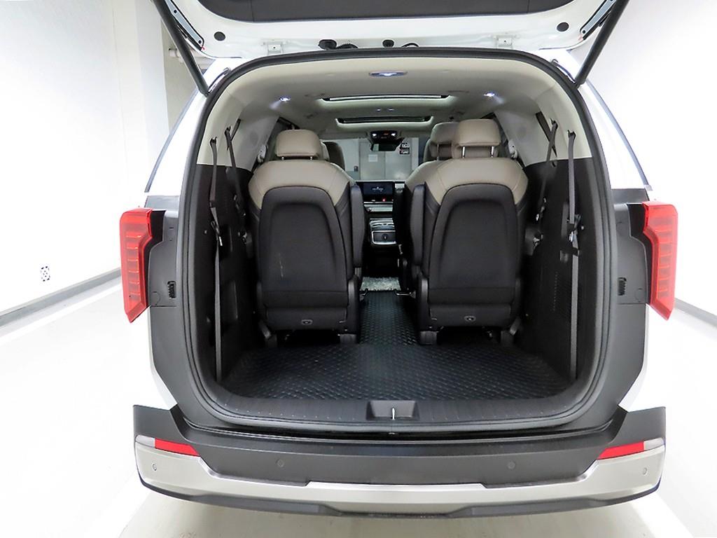 KIA Carnival - Vista 5