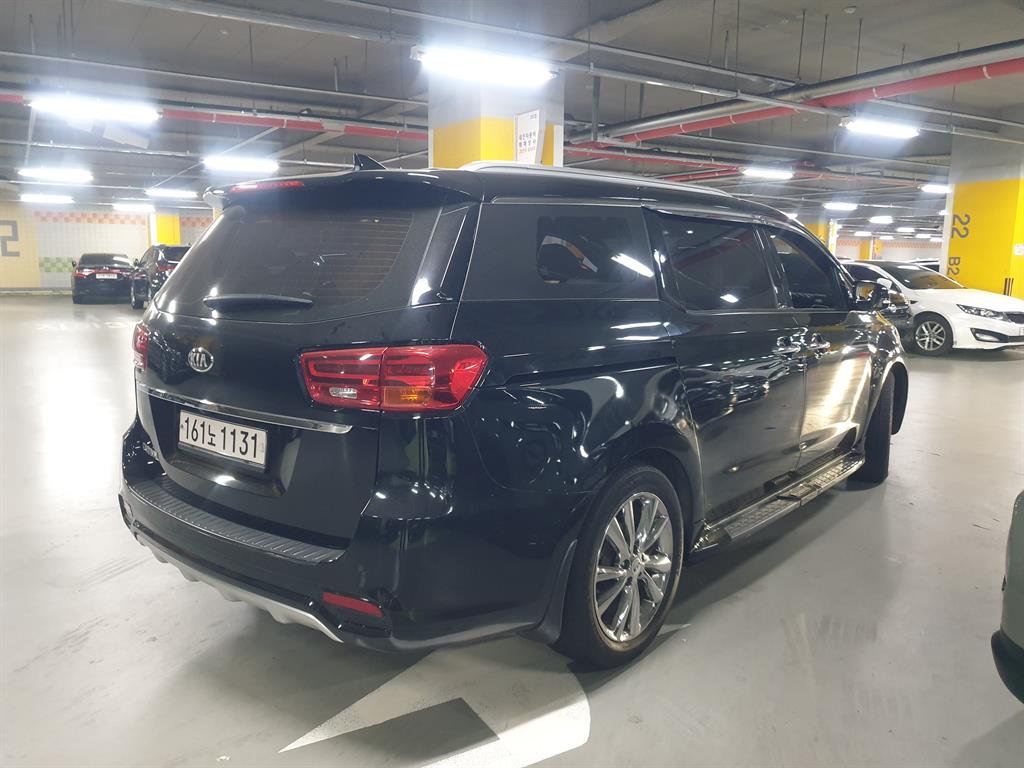 KIA Carnival - Vista 3