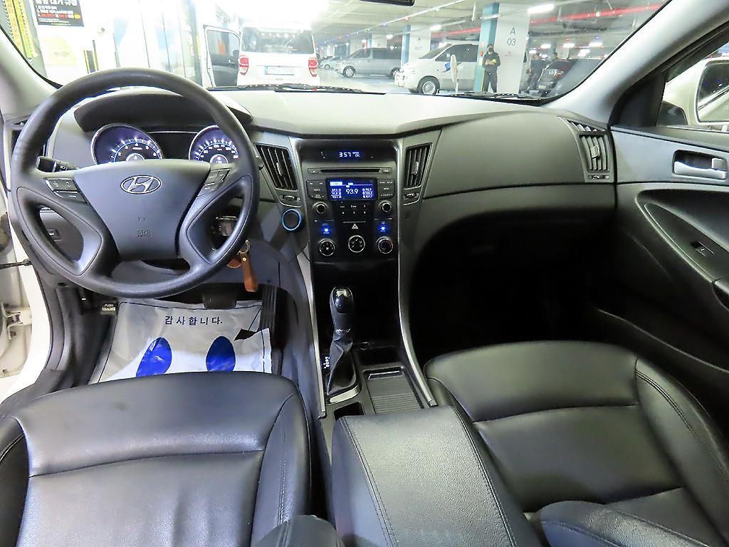 HYUNDAI Sonata - Vista 10