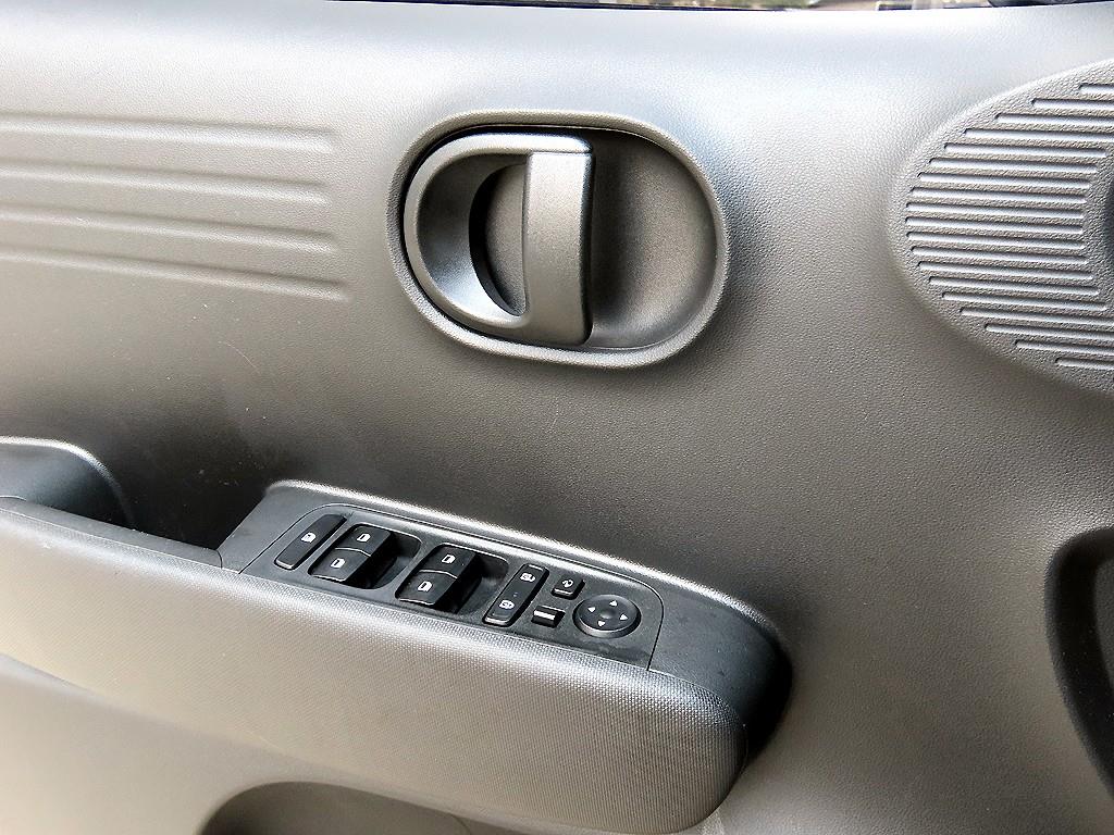 HYUNDAI Casper - Vista 11