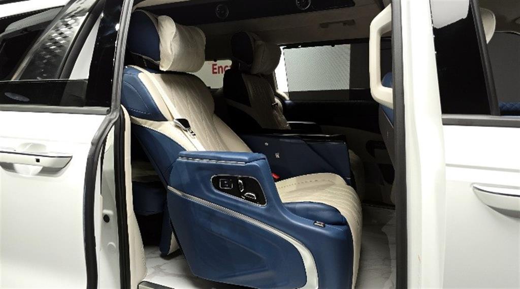 KIA Carnival - Vista 12