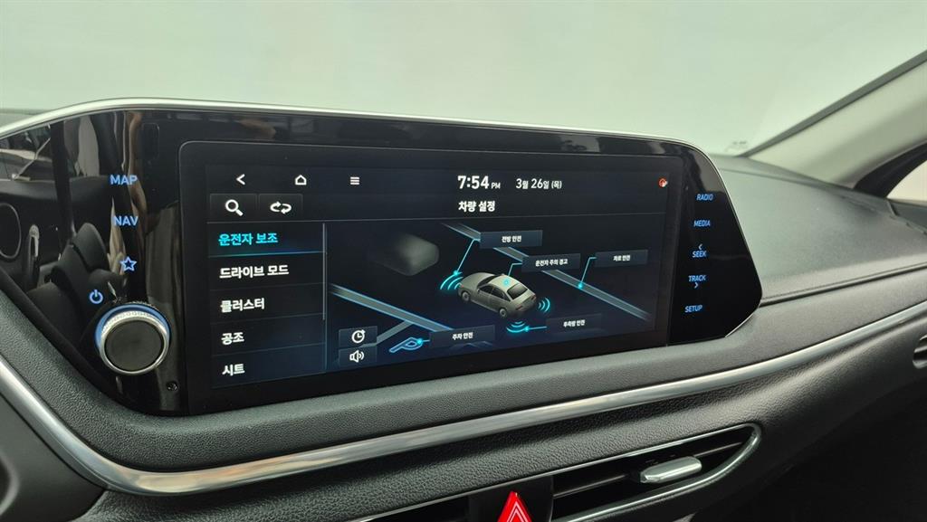 HYUNDAI Sonata - Vista 12