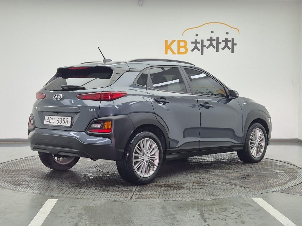 HYUNDAI Kona - Vista 4