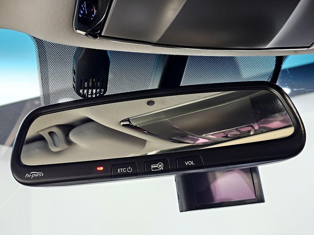 HYUNDAI Grandeur - Vista 12