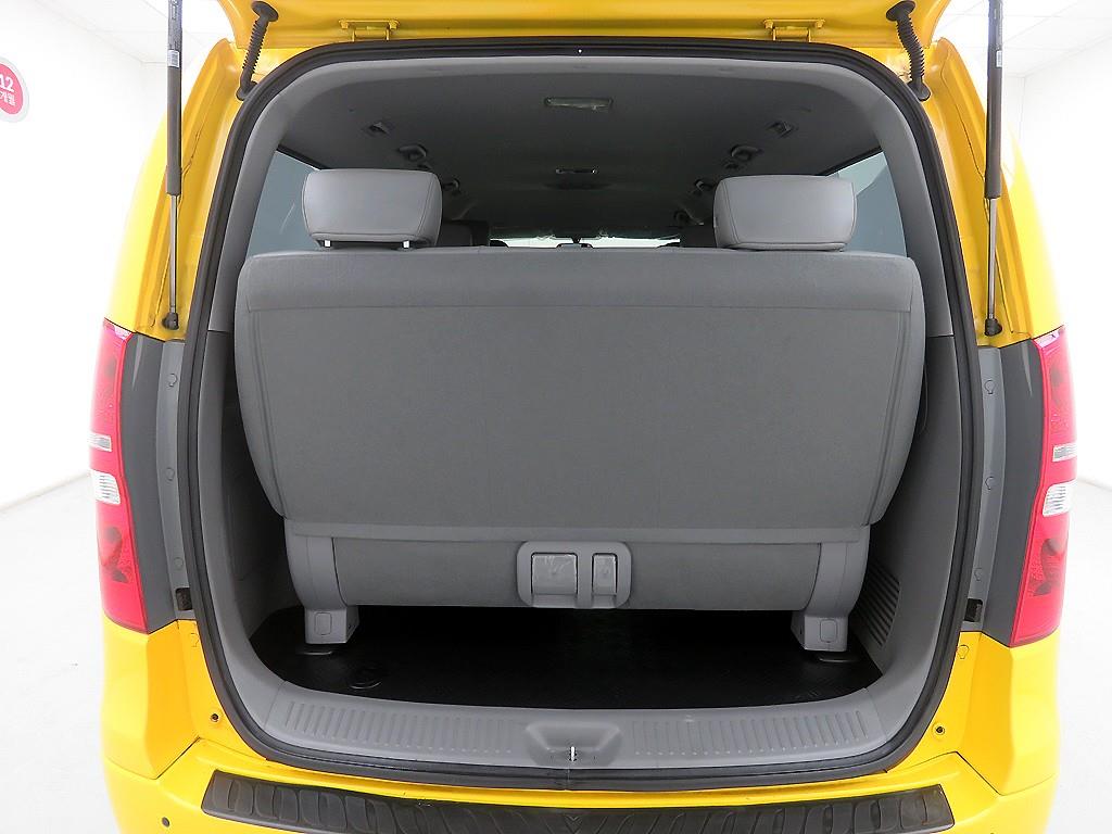 HYUNDAI Starex - Vista 5