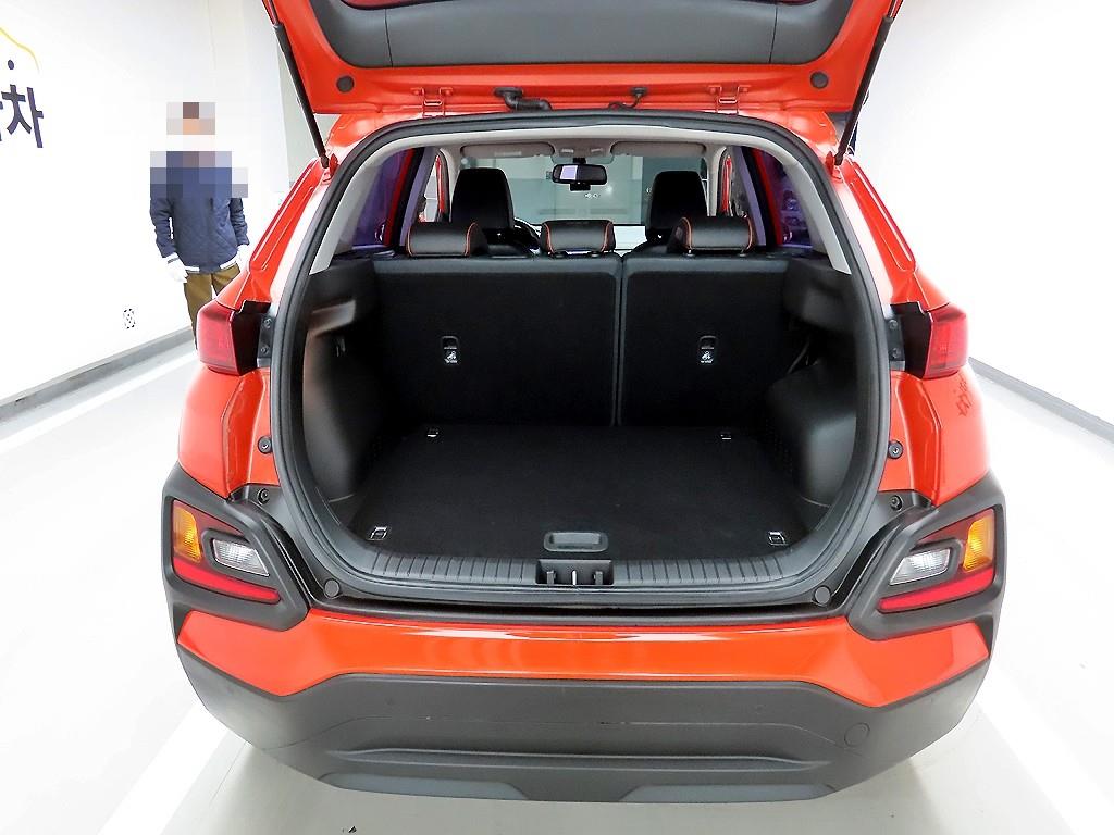 HYUNDAI Kona - Vista 5