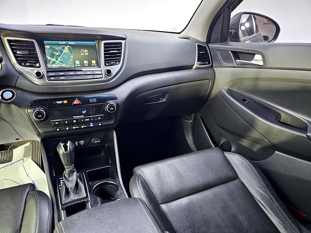 HYUNDAI Tucson - Vista 10