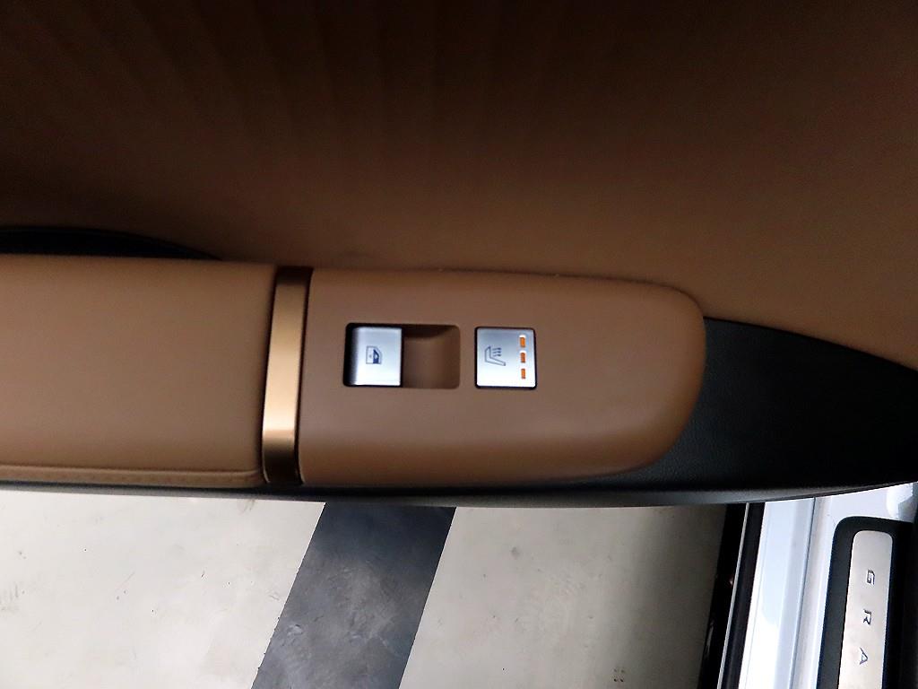 HYUNDAI Grandeur - Vista 12