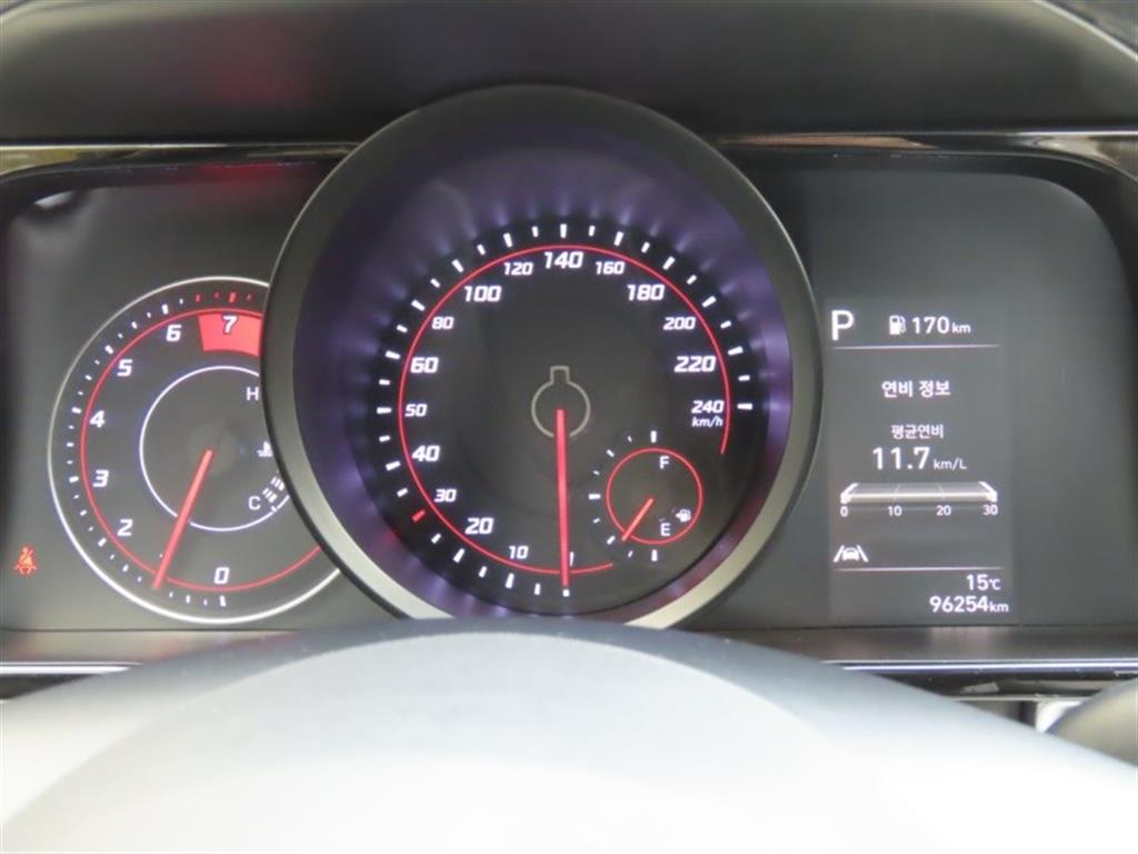 HYUNDAI Avante - Vista 9