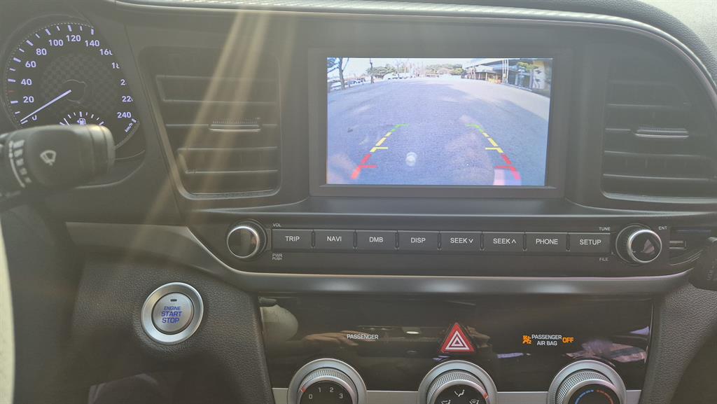 HYUNDAI Avante - Vista 7