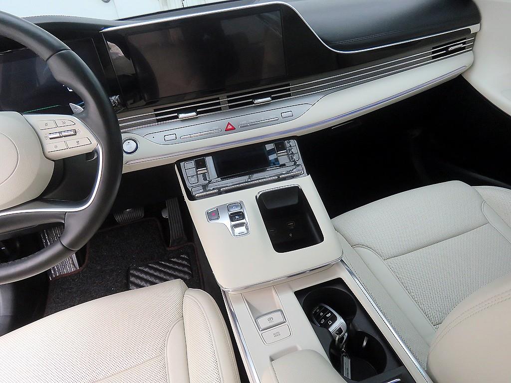 HYUNDAI Grandeur - Vista 10