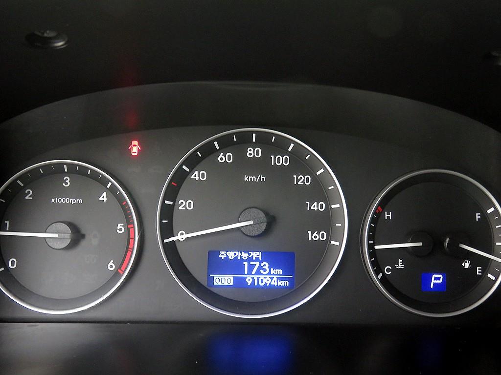 HYUNDAI Starex - Vista 12