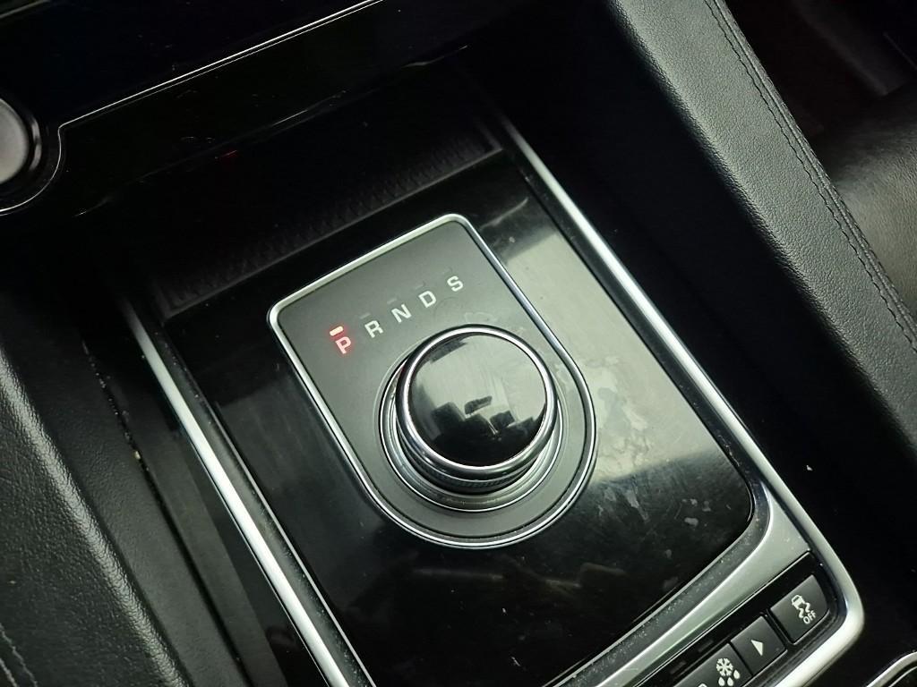 Jaguar F-PACE - Vista 8