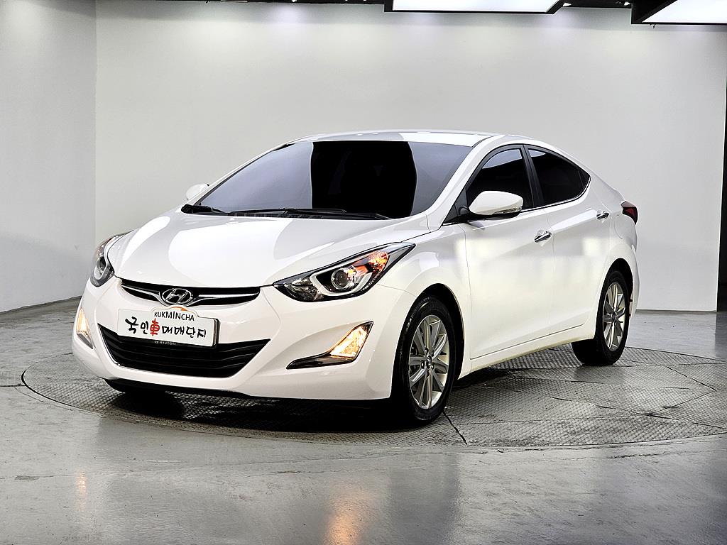 HYUNDAI Avante - Vista 2