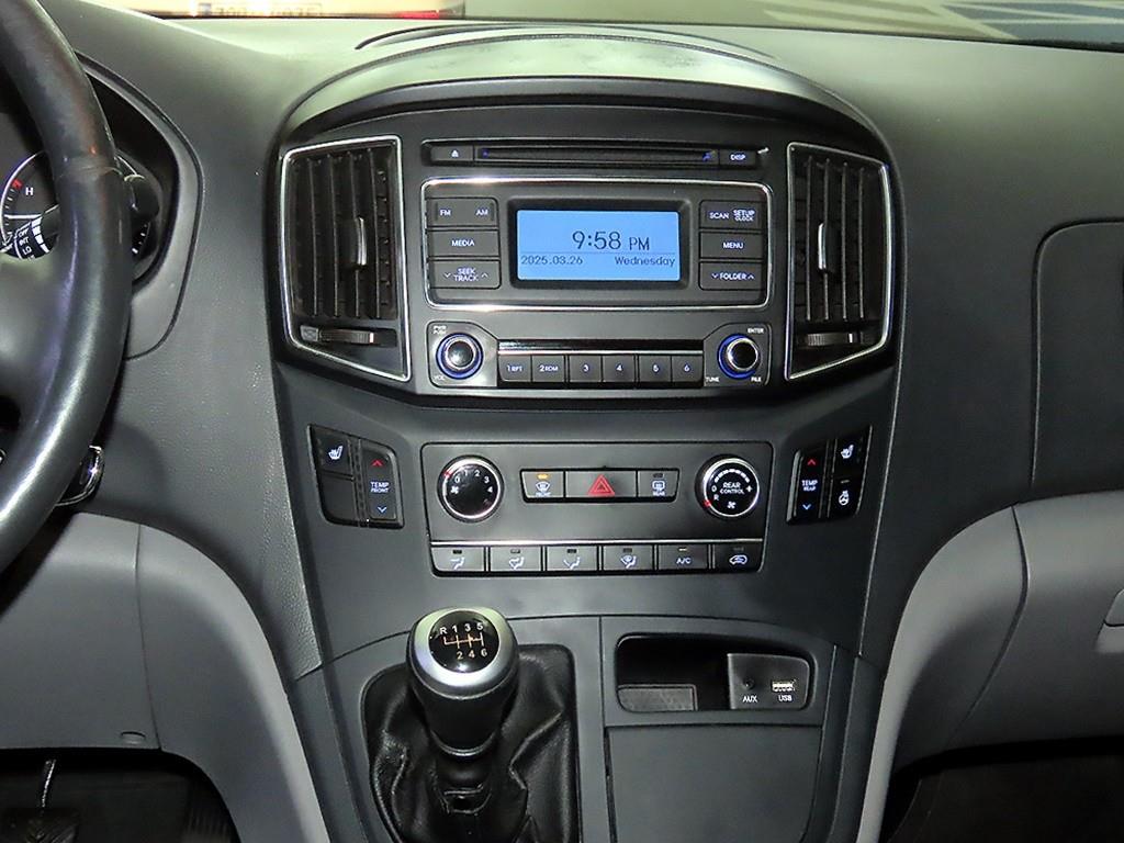 HYUNDAI Starex - Vista 11