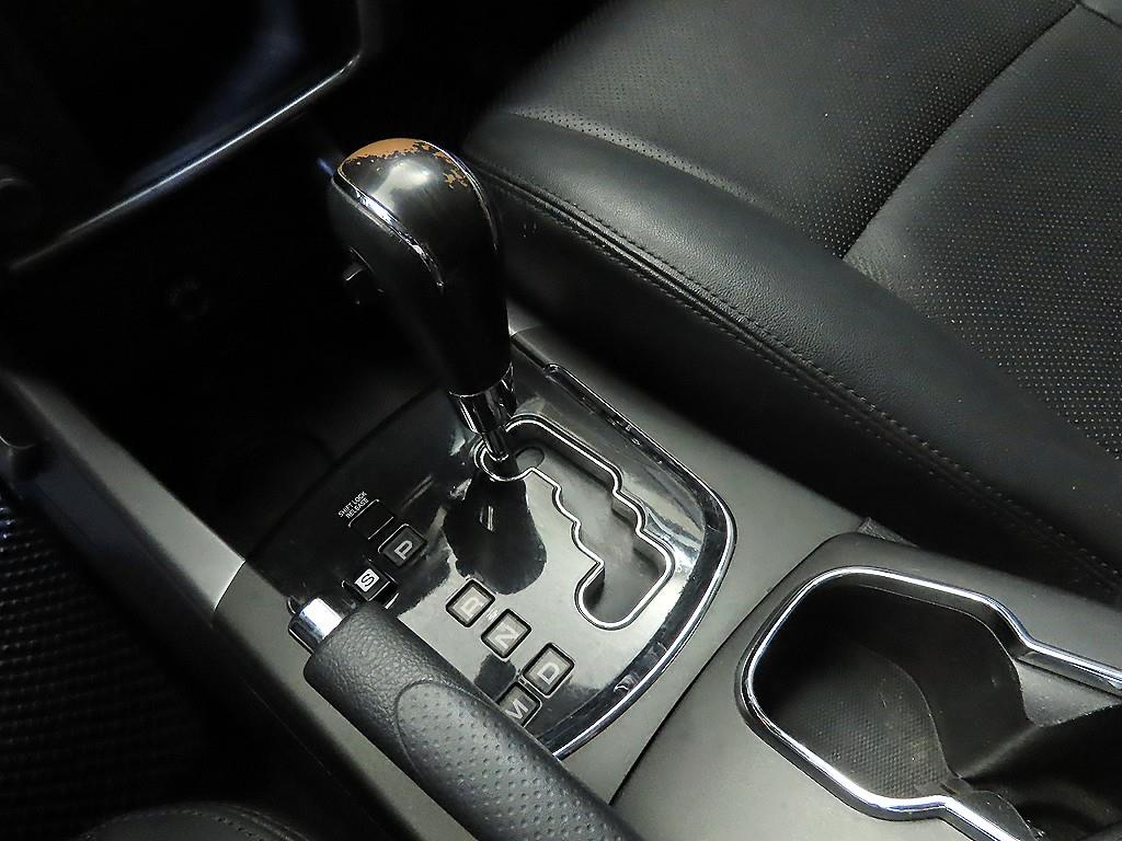 Ssangyong Korando - Vista 12