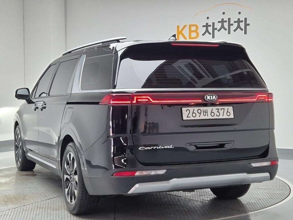 KIA Carnival - Vista 4