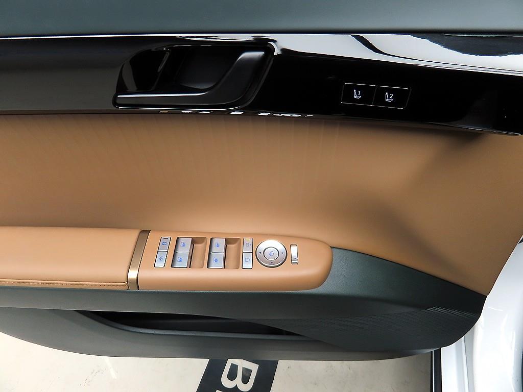 HYUNDAI Grandeur - Vista 11