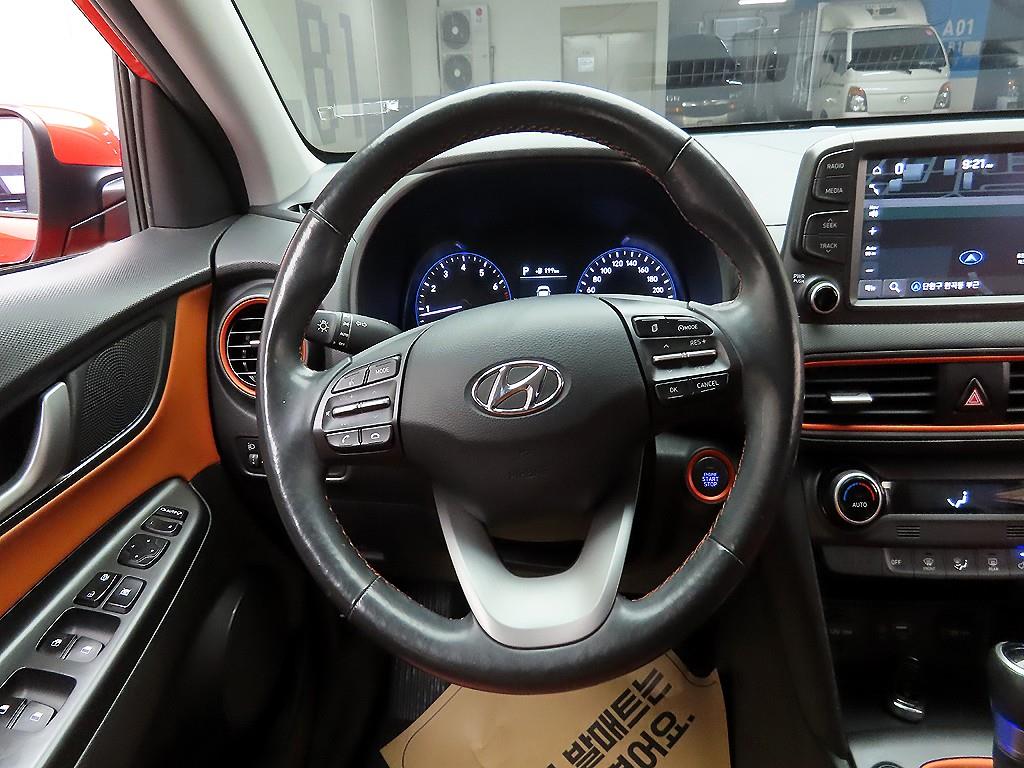 HYUNDAI Kona - Vista 7