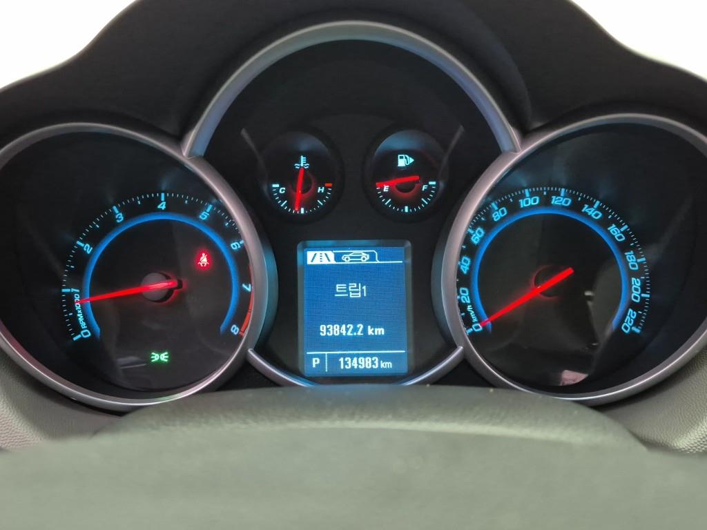 Chevrolet Cruise - Vista 7