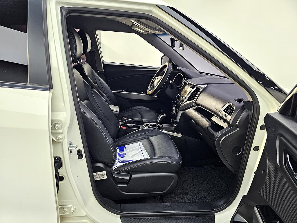 Ssangyong Tivoli - Vista 11