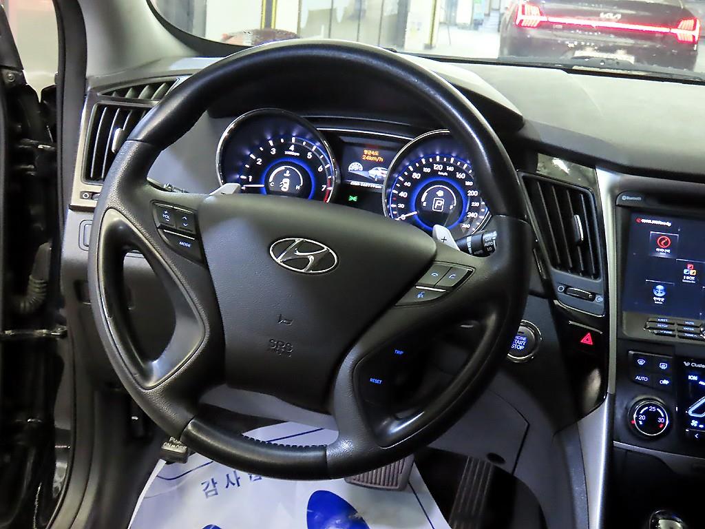 HYUNDAI Sonata - Vista 8