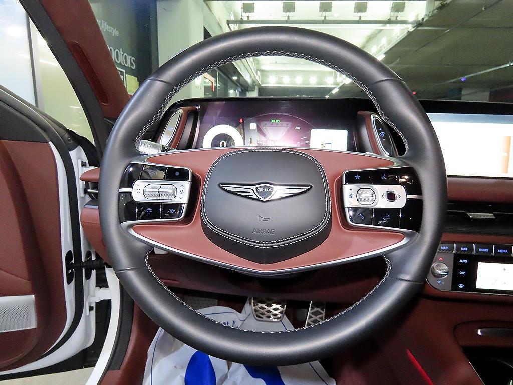 Genesis G90 - Vista 8