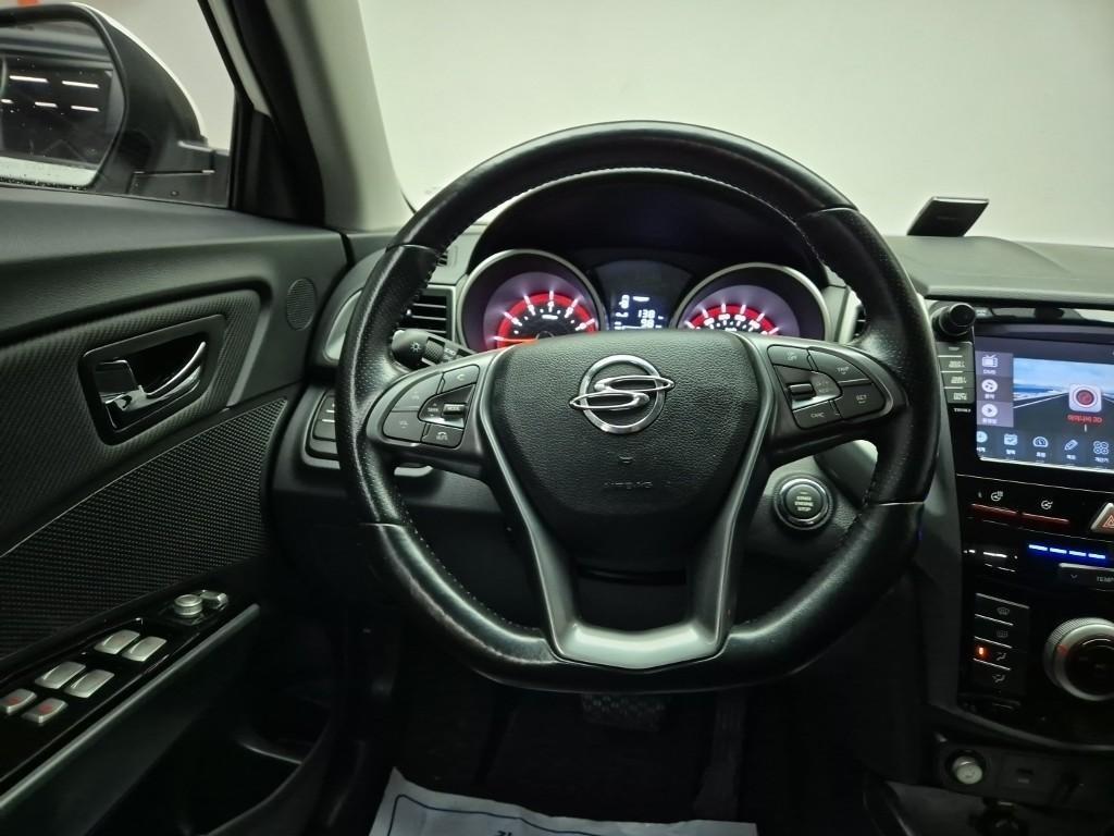 Ssangyong Tivoli - Vista 9